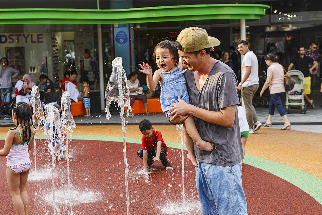 Children and families enjoying the Play Court at VivoCity, Harbourfront.